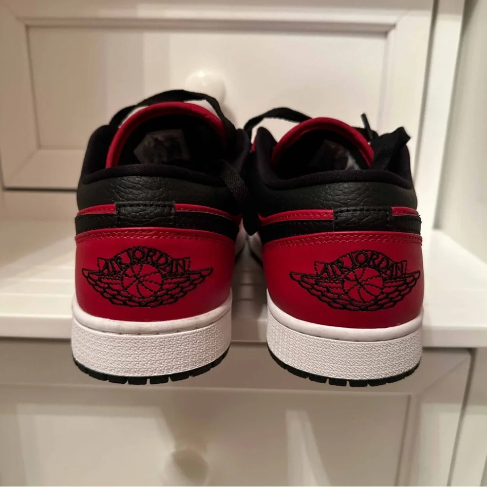 Nike Air Jordan 1 Low Reverse Bred, Size 10 - Picture 5 of 8